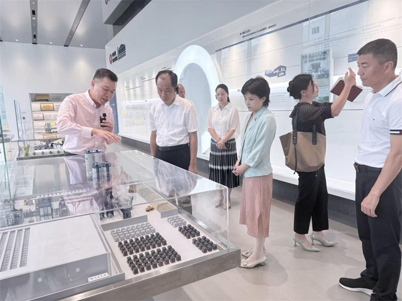 Den speciella demokratiska övervakningen av Quanzhou kommunkommittén för Taiwan Demokratiska självstyreförbund besökte Quangong Co., Ltd. för forskning